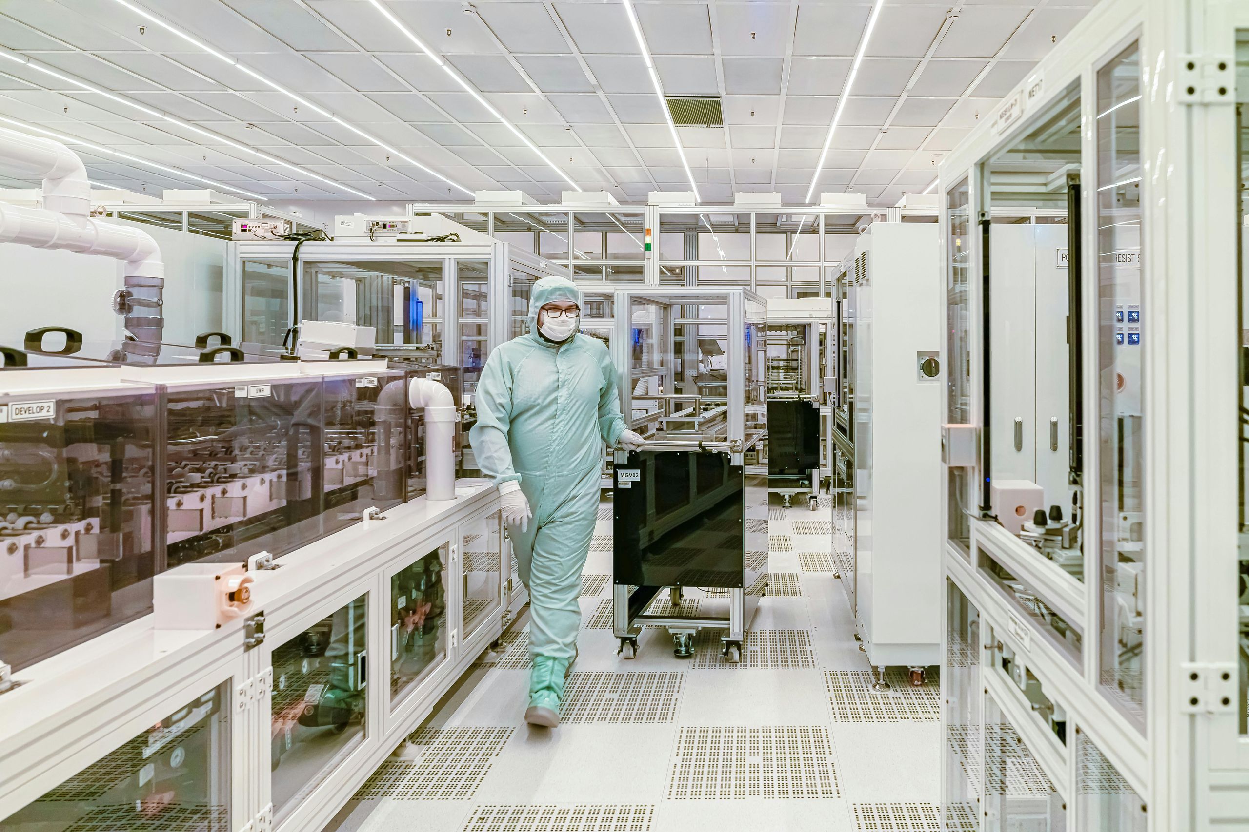 클린룸 기반 자동화 엔지니어링 이미지